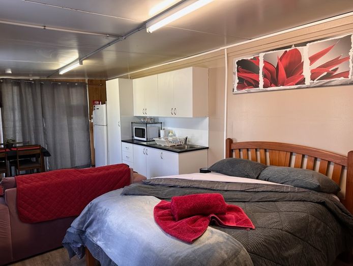 well-presented-caravan-park-riverina-district-new-south-wales-4