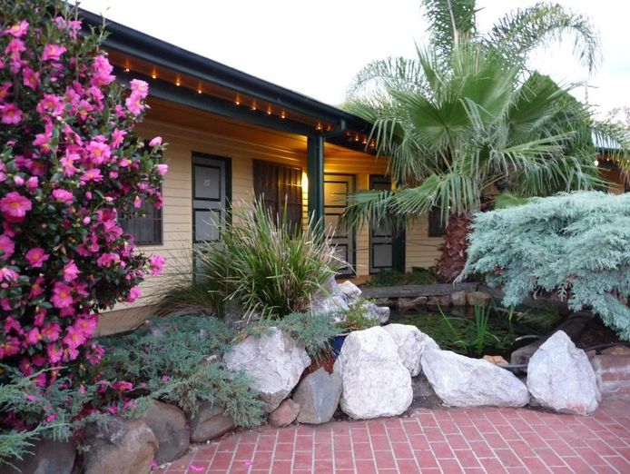motel-for-sale-central-tablelands-delightful-property-0