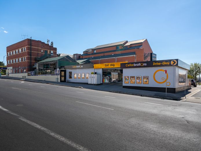 hotel-for-sale-by-eoi-knickerbocker-hotel-bathurst-2