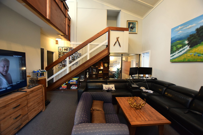 SKI LODGE FOR SALE SNOWY MOUNTAINS FULLY RENOVATED in Regional NSW