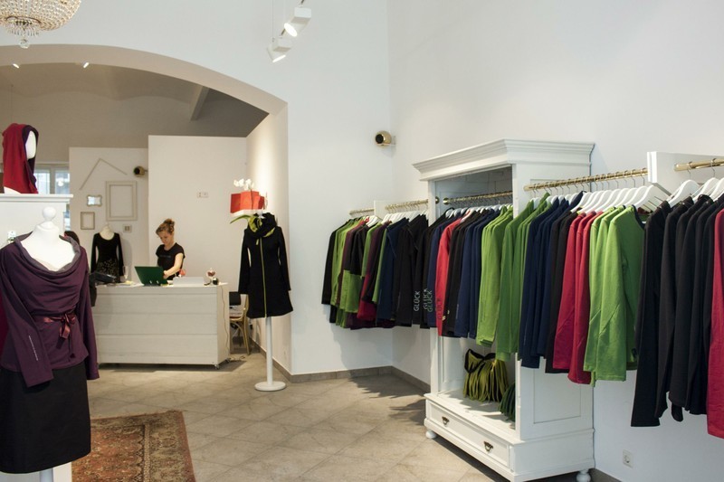 FASHION & CLOTHING MELBOURNE 5184286 in Melbourne VIC, 3000