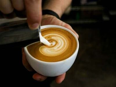 long-established-cafe-w-campos-coffee-busy-shopping-quarter-id-1297-1