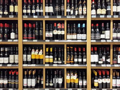bottle-shop-with-alfresco-dining-6007-0