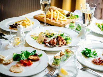 profitable-highly-recognised-restaurant-amp-bar-5858-0