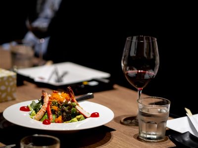 established-amp-stylish-bistro-exceptional-opportunity-5626-0