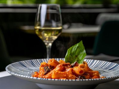 contemporary-restaurant-amp-bar-restro-amp-bar-5884-3