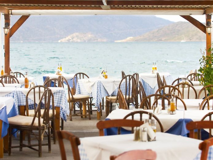 a-hidden-paradise-seafood-destination-1030-2