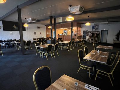 country-tavern-with-bottle-shop-and-motel-rooms-2