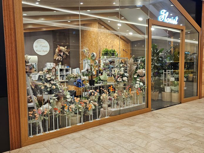 florist-good-sales-growth-motivated-seller-1
