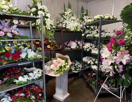 Growing - Commercial Florist and Gift Business - Team of 14 professionals!
