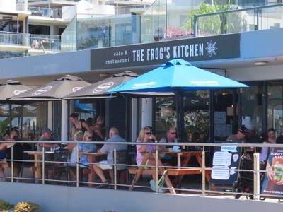 lively-esplanade-cafe-down-by-the-sea-0