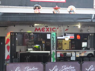 mexican-restaurant-bar-local-favourite-9