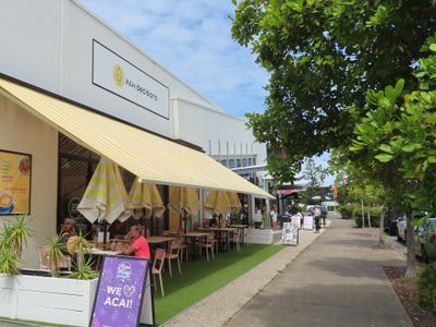 trendy-cafe-healthy-choices-widely-known-9