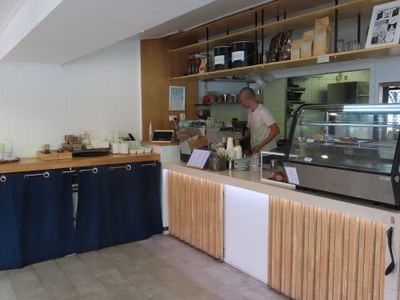 highly-visual-corner-cafe-riverside-2