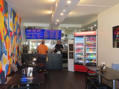 burgers-hot-dogs-dirty-sodas-on-thomas-0