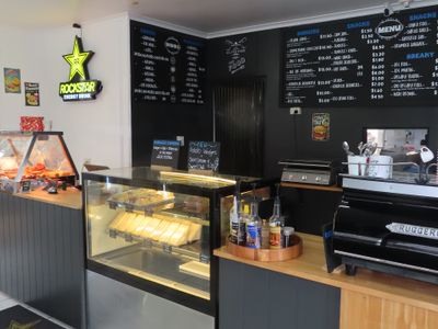 industrial-cafe-lunchbar-near-new-fit-out-2