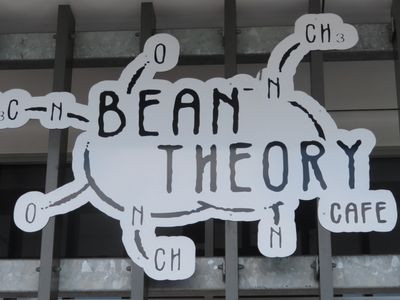 popular-cafe-shops-on-hilton-parking-out-front-9