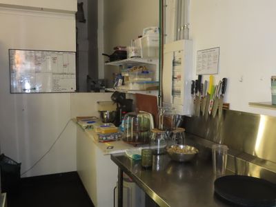 locals-favourite-espresso-cafe-open-kitchen-style-5