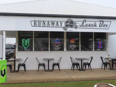 industrial-cafe-lunchbar-near-new-fit-out-8