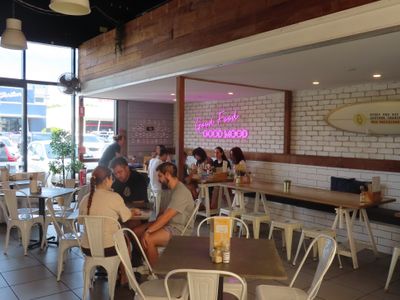 trendy-cafe-healthy-choices-widely-known-2