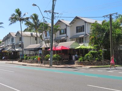 highly-visual-corner-cafe-riverside-8