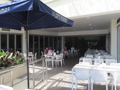 large-cafe-vibrant-commercial-centre-3