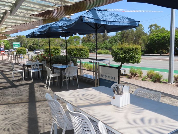 large-cafe-vibrant-commercial-centre-7