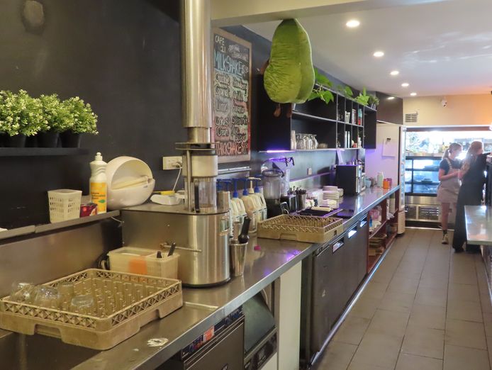 spacious-licenced-cafe-main-street-6