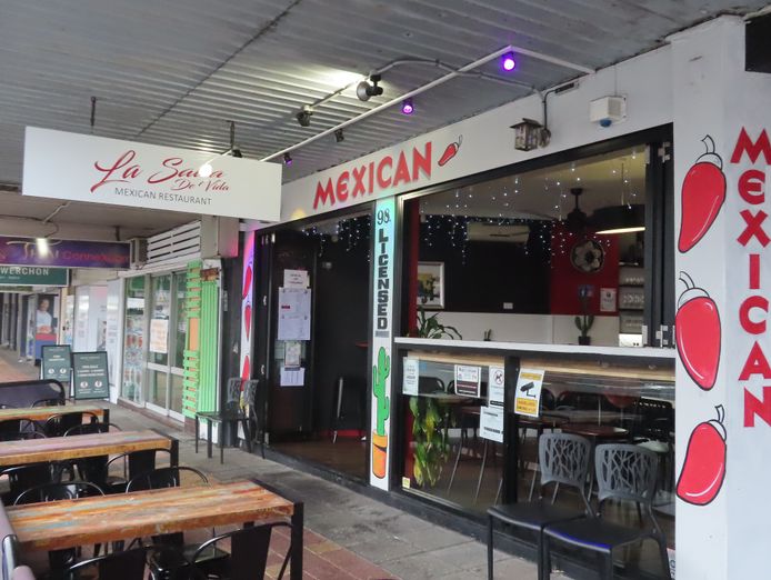 mexican-restaurant-bar-local-favourite-3