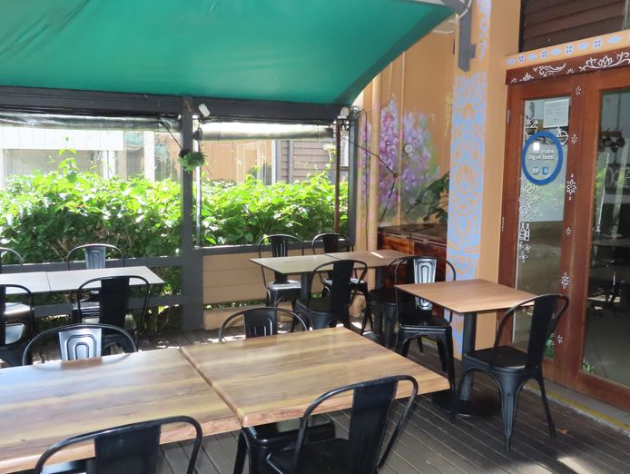 thai-restaurant-takeaways-on-thomas-3