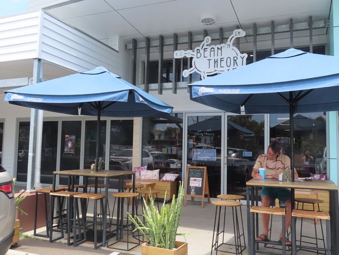 convenient-popular-cafe-shops-on-hilton-0