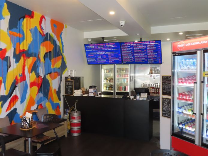 burgers-hot-dogs-dirty-sodas-on-thomas-2