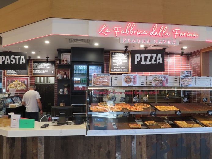 classic-pizza-pasta-sunshine-plaza-food-court-2