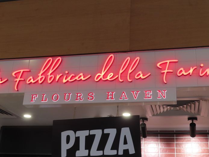 classic-pizza-pasta-sunshine-plaza-food-court-8