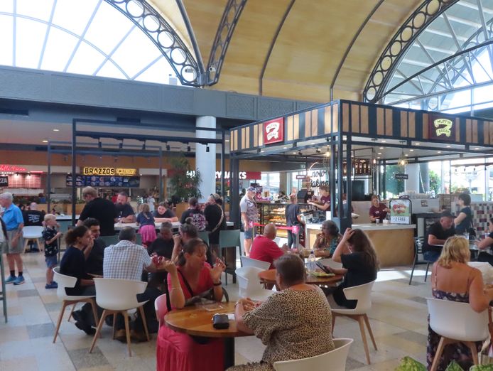 classic-pizza-pasta-sunshine-plaza-food-court-3