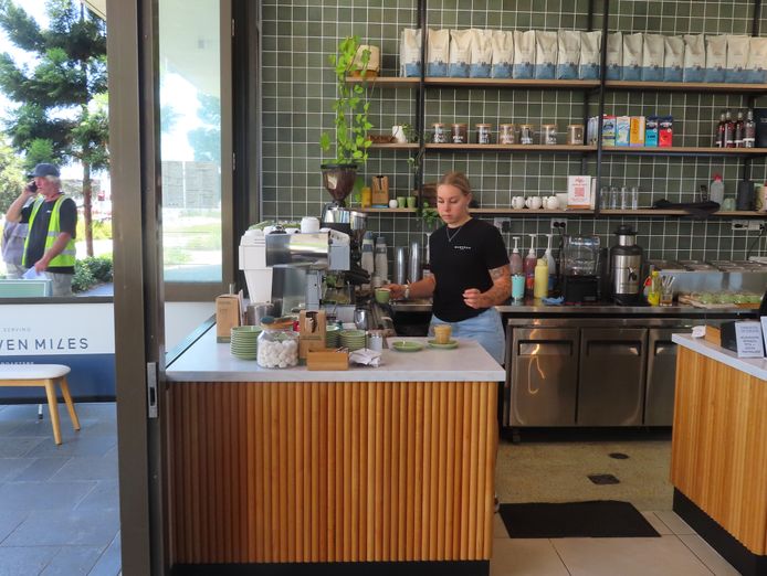 cafe-five-day-a1-on-first-4