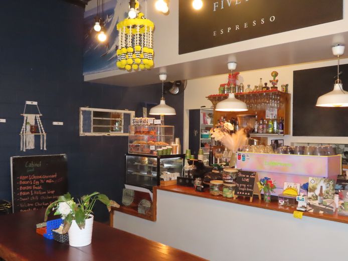 cafe-with-character-popular-local-3
