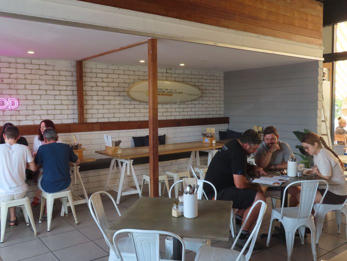 trendy-cafe-healthy-choices-widely-known-6