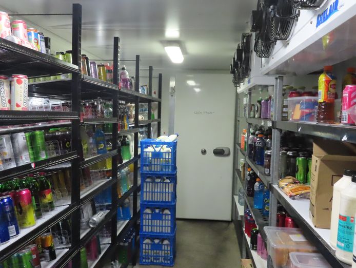 convenience-store-first-class-presentation-4