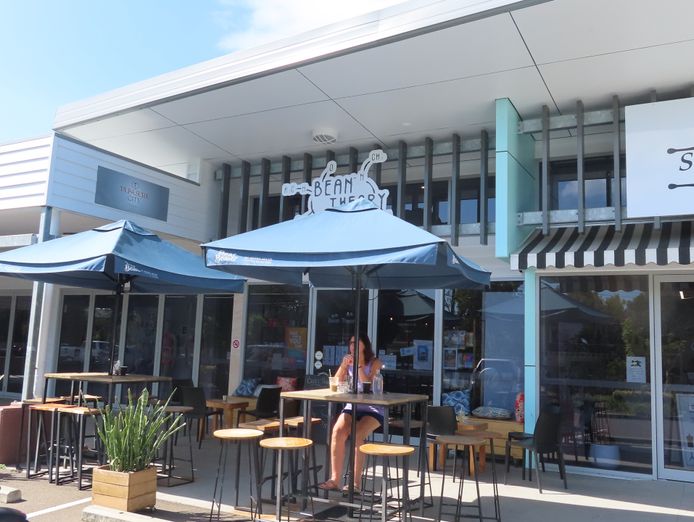 popular-cafe-shops-on-hilton-parking-out-front-0