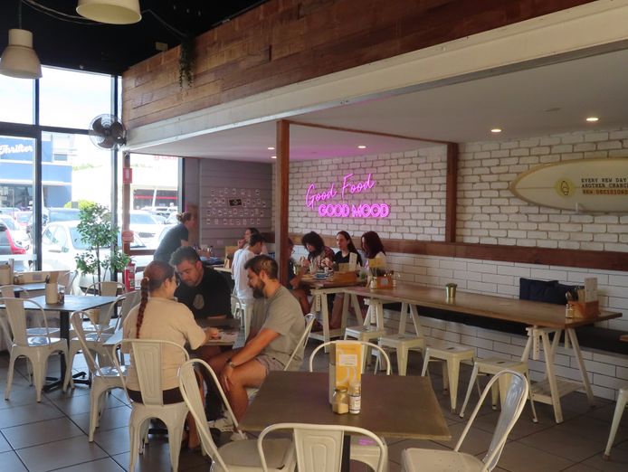 trendy-cafe-healthy-choices-widely-known-2