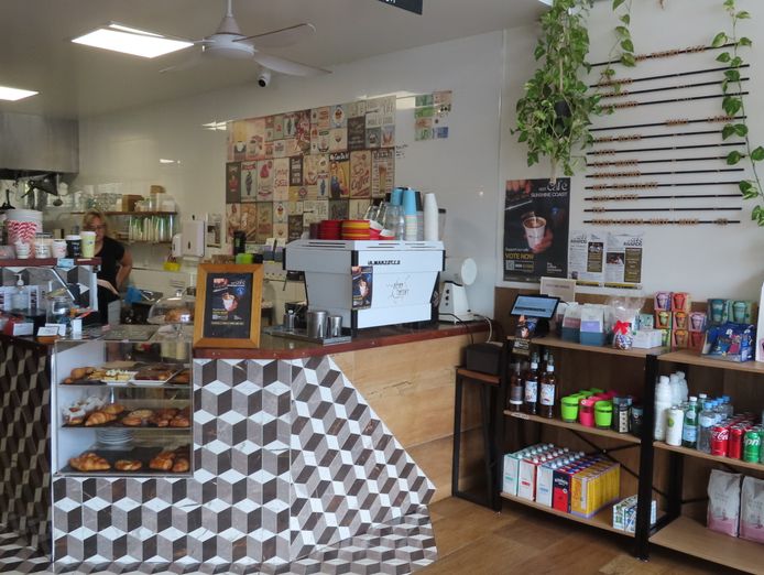 convenient-popular-cafe-shops-on-hilton-6