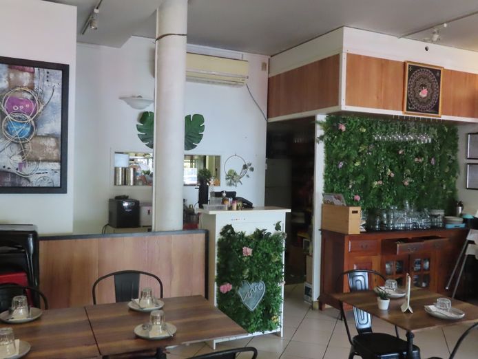 thai-restaurant-takeaways-on-thomas-0