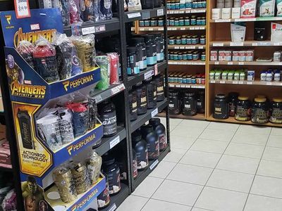 owner-operator-retail-supplement-store-2