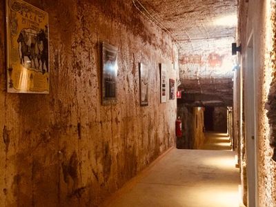 radekas-downunder-motel-1