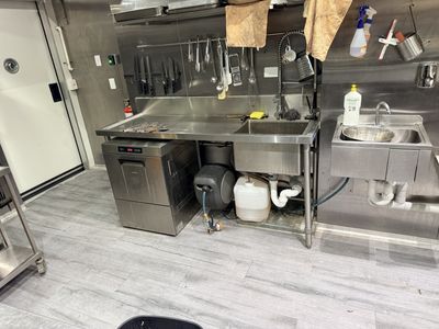 fully-equipped-chargrill-chicken-amp-burger-shop-cost-over-400k-to-build-8