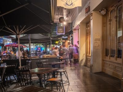 prime-location-cocktail-bar-oadelaide-cbd-1