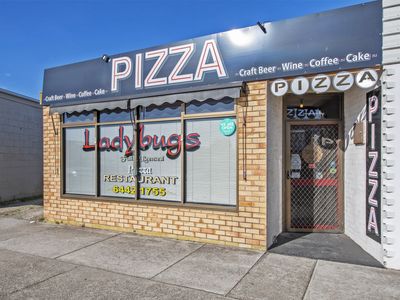 ladybugs-pizza-0