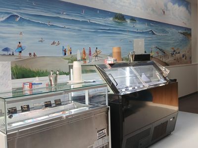 fully-fitted-self-serve-dessert-bar-independent-business-3