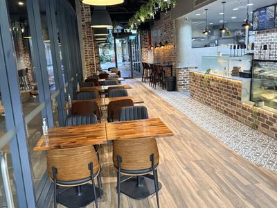 fully-equipped-chargrill-chicken-amp-burger-shop-cost-over-400k-to-build-1